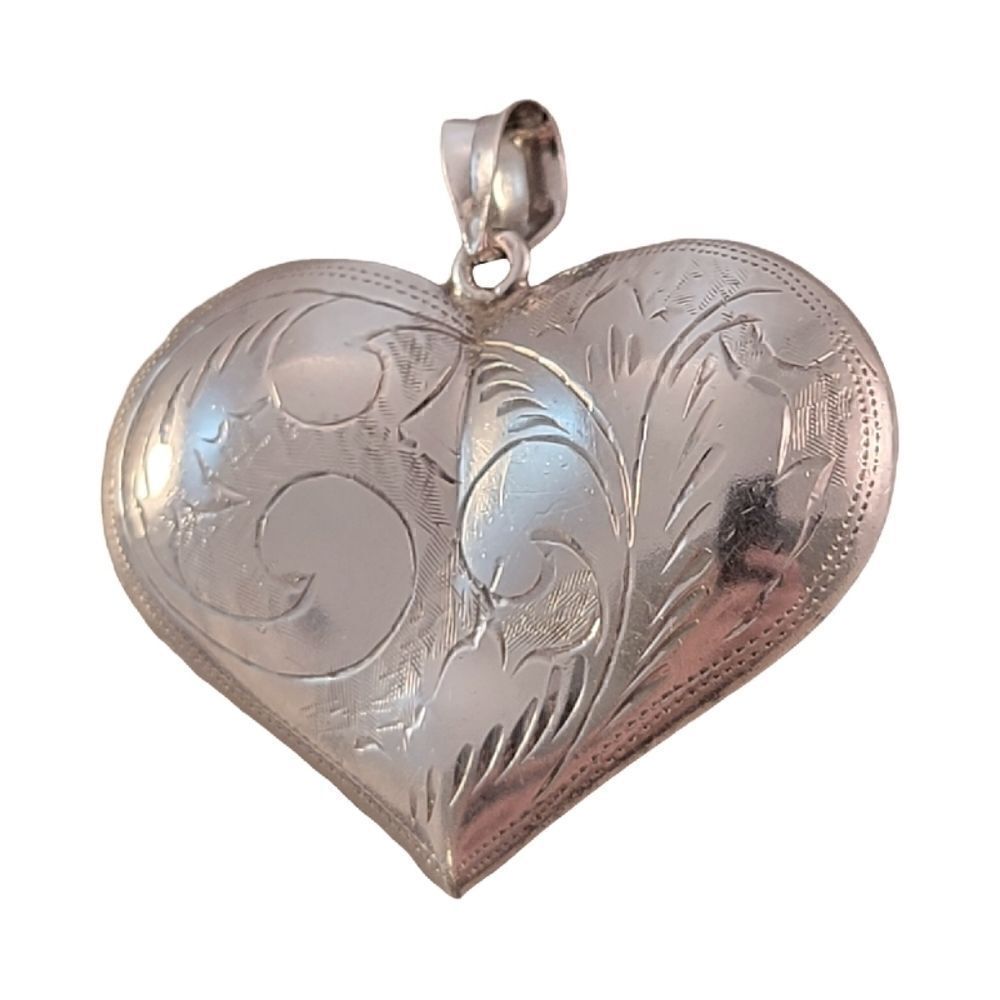 Vintage Sterling Large Puffy Etched Heart Pendant Neckl…
